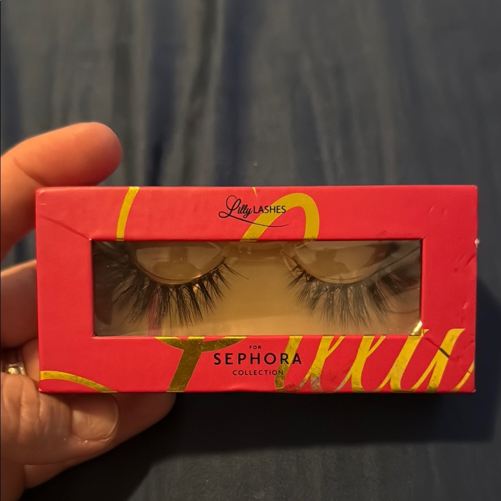Lilly Lashes Dramatic Black Lashes